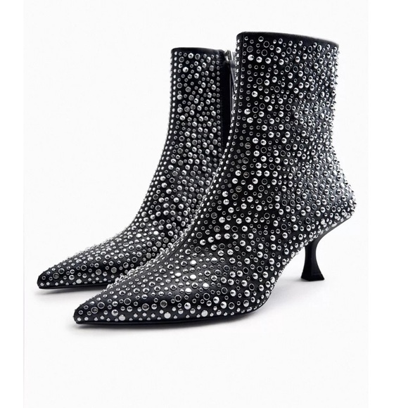 NWT Maximalist Luxury Edgy Chic Zara studded ankle boots